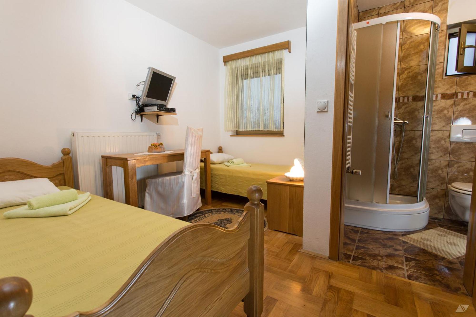 Kod Ribica Bed & Breakfast Jasenovac ภายนอก รูปภาพ