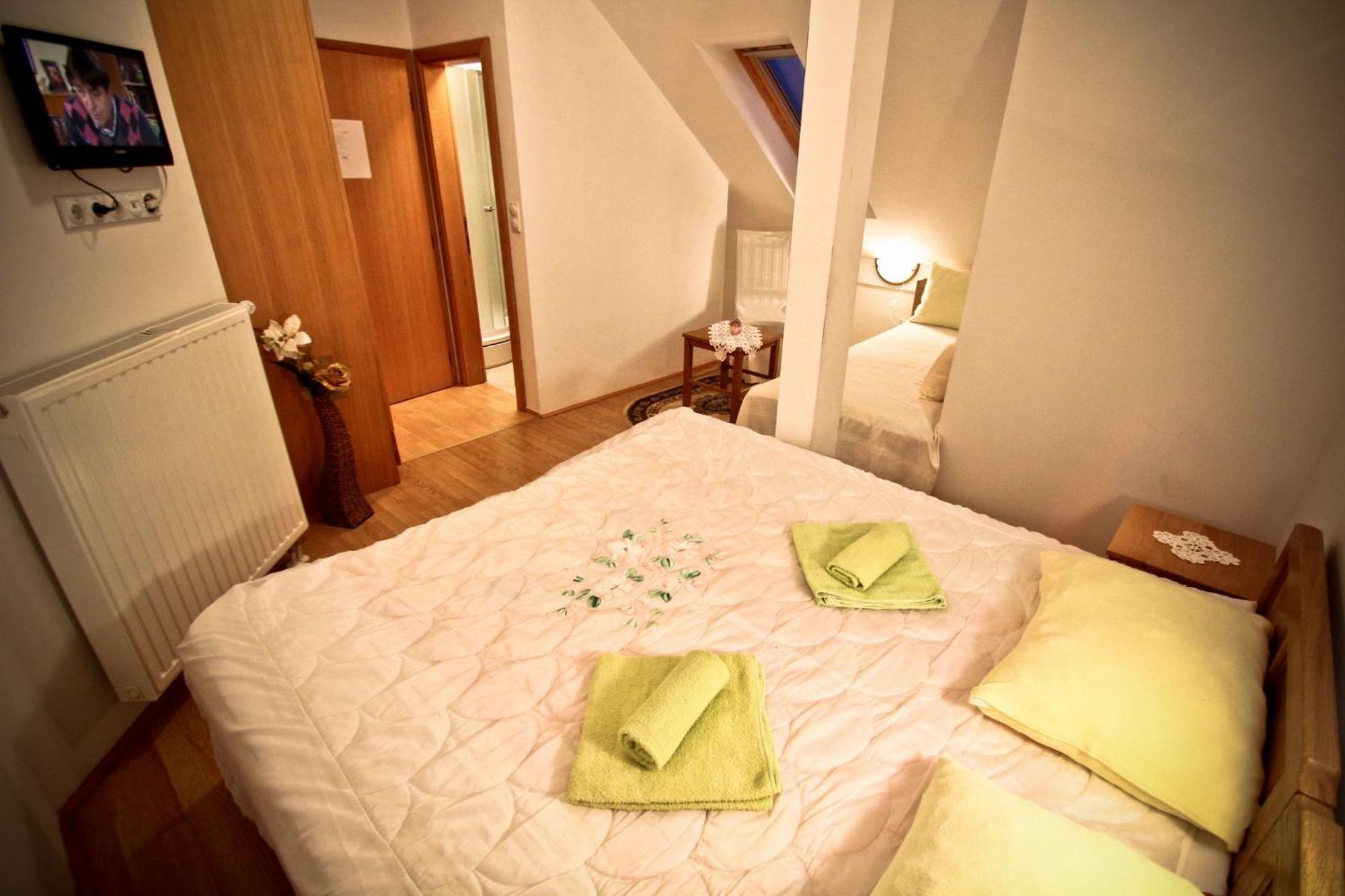 Kod Ribica Bed & Breakfast Jasenovac ภายนอก รูปภาพ