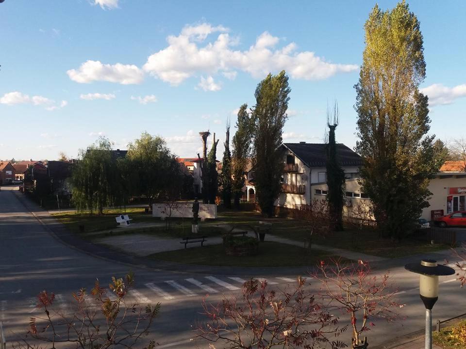 Kod Ribica Bed & Breakfast Jasenovac ภายนอก รูปภาพ